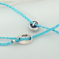 Conception simple et unique perles rouges en argent 925 corde bleu clair frais noeud coulissant bijoux de mode