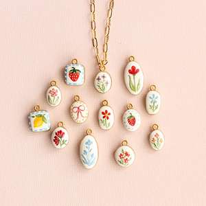 CE 认证复古时尚女式不锈钢镀金几何吊坠十字链手工彩绘派对项链 - Product Image 1