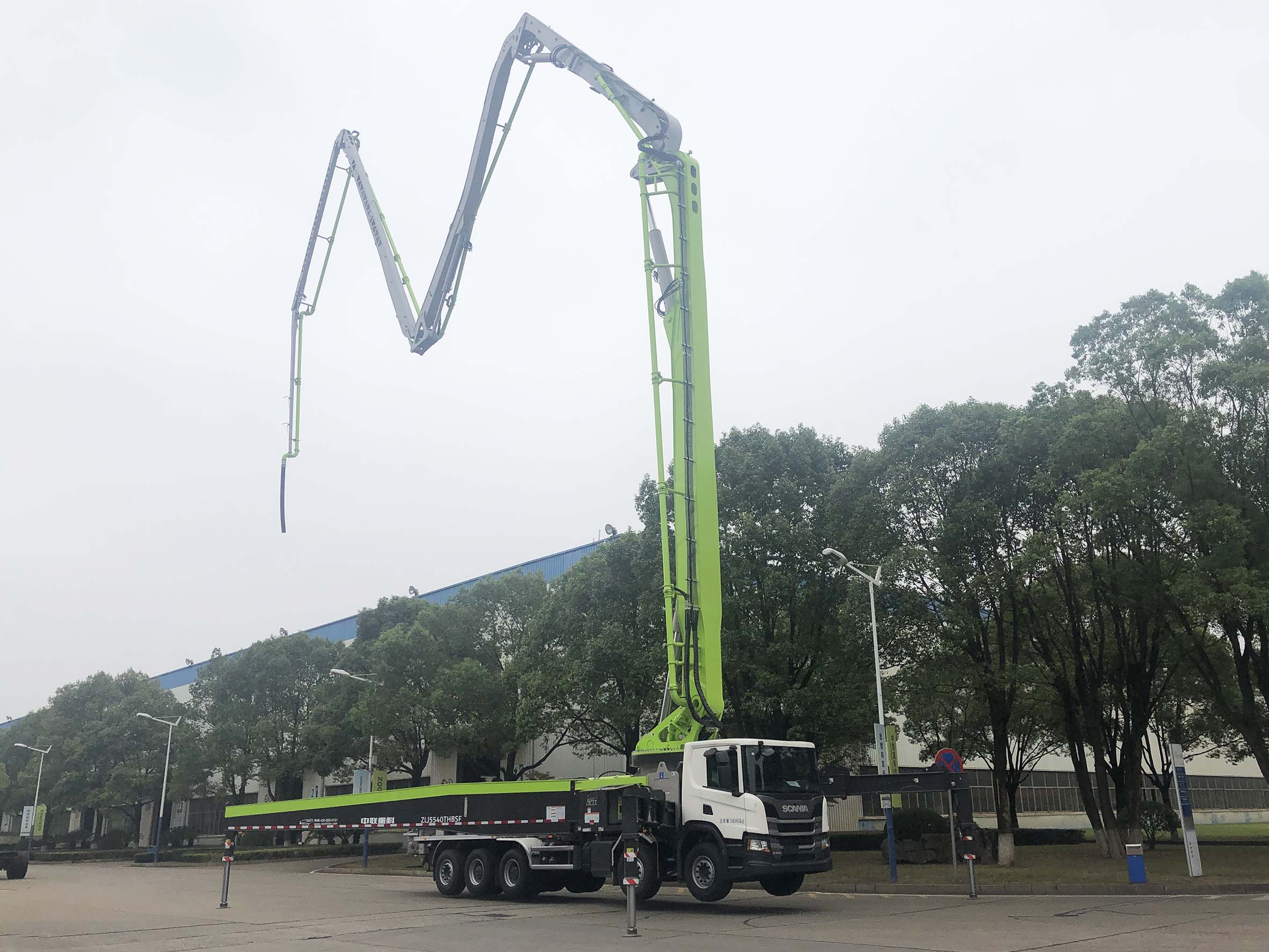 Zoomlion ZLJ5552THBKF 73X-6RZ Concrete Pump Truck - 73M Height