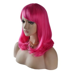 Perruque pour <span class=keywords><strong>femme</strong></span> style européen et américain, franges latérales, <span class=keywords><strong>cheveux</strong></span> bouclés, <span class=keywords><strong>coupe</strong></span> en forme <span class=keywords><strong>de</strong></span> poire, rouge rosé, fibre haute température, directement <span class=keywords><strong>de</strong></span> l'usine - Product Image 5