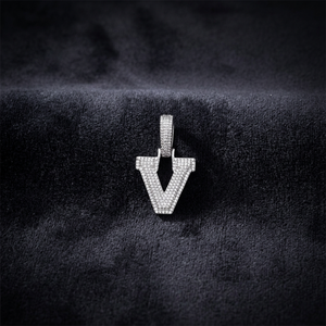 Pendentif lettre V en moissanite, argent 925 plaqué or 18 carats, plaqué rhodium, micro-pavé, style hip-hop, unisexe, pour tous les jours - Product Image 4