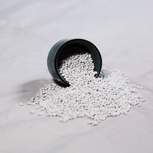 HDPE/<span class=keywords><strong>LDPE</strong></span>/LLDPE màu trắng masterbatch cấp thực phẩm chống tĩnh điện UV kháng độ bóng cao thổi phim lớp bột kejia thương hiệu - Product Image 1