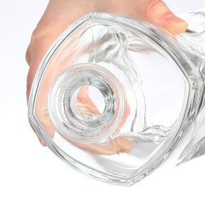 Bouteille cylindrique en verre pour <span class=keywords><strong>vin</strong></span>, whisky, XO, liqueur, avec <span class=keywords><strong>bouchon</strong></span>, diffuseur fantaisie <span class=keywords><strong>vide</strong></span>, sérigraphié, bouteilles de rhum de luxe personnalisées - Product Image 4