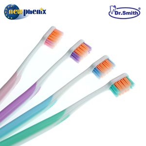 Brosse à dents de couleur macaron de forme irrégulière avec poils densément implantés et ultra-doux - Product Image 4