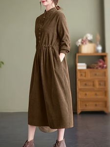 Abito lungo da <span class=keywords><strong>donna</strong></span> in velluto a coste spesso, stile <span class=keywords><strong>retrò</strong></span>, tinta unita, casual, ampio, a maniche lunghe, con bottoni, alla moda per l'autunno 2026 - Product Image 4