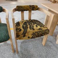 Fauteuil Chesterfield pivotant haut de gamme moderne et luxueux, éco-responsable, en tissu et métal, avec rembourrage en éponge, pour salon