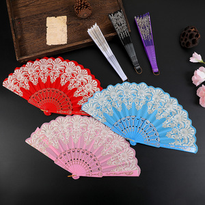Nouvel éventail espagnol en plastique pour femme, idéal pour les mariages et les cadeaux, avec finition dorée - Product Image 6