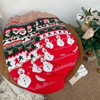 Pull tricoté pour chien avec motif Père Noël et bonhomme de neige, vêtements chauds d'hiver pour animaux de compagnie, gilet en tricot mignon avec pompons pour petits chiens