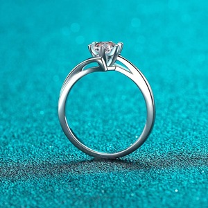 Bagues de fiançailles et de mariage en or véritable 18 carats avec diamant de laboratoire solitaire de 0,5 à 1 carat, sertissage à tension - Product Image 3