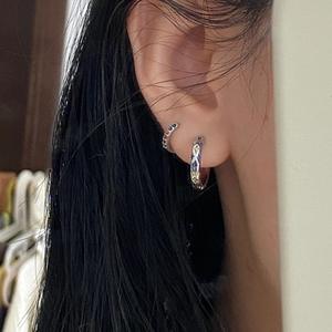 Boucles d'oreilles en argent pur S925, étoile à quatre branches bleue, pour femmes, style religieux quotidien polyvalent, design de niche doux et cool - Product Image 2