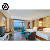 Suite de chambre d'hôtel complète et personnalisée, mobilier haut de gamme minimaliste 5 étoiles avec vue panoramique sur la mer, du sol au plafond