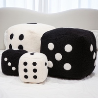 Porte-clés en peluche super doux personnalisé en forme de dés créatifs, pendentif de sac à dos, accessoires de voiture OEM, jouets en coton PP rembourrés