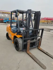 Good Running Condition TOYOTA 5 Ton 7FD50 Used Secondhand Diesel Forklift With 2 Stages For Sale In Shanghai