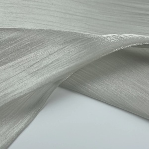 Vente en gros de tissu de satin de tissu de polyester 100% lisse crêpe de satin pour le marché de Noël et les fêtes de New York - Product Image 6