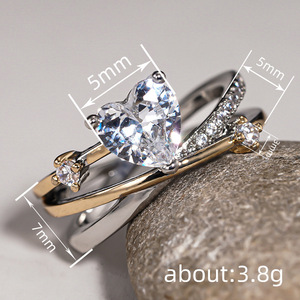 Anello a due toni a forma di cuore per donna, gioiello da dito dolce ed elegante alla moda - Product Image 4