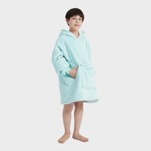 Couverture à capuche pour enfant, <span class=keywords><strong>grande</strong></span> <span class=keywords><strong>taille</strong></span>, personnalisée, chaude, douce, confortable, en polaire <span class=keywords><strong>Sherpa</strong></span> tissée, certifiée OEKO-TEX, bleu clair, pour l'hiver - Product Image 3