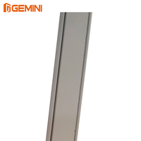 Puerta de Seguridad de Acero de Estilo Americano Moderno para Exterior e Interior con Diseño de 6 Paneles en Forma de Arco y Núcleo Hueco con Acabado Superficial