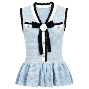 Set Due Pezzi Moda Donna: Gilet Vintage di Lusso Traforato Senza Maniche <span class=keywords><strong>con</strong></span> Fiocco e Minigonna a Vita Alta <span class=keywords><strong>con</strong></span> Volant - Product Image 2