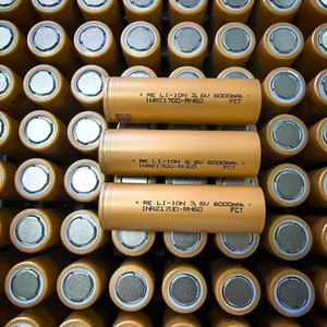 Batería INR21700 de Alta Capacidad y Baja Resistencia Interna, Reliance RH60, 6000mAh, 3.6V, 1000 Ciclos, Recargable, Sólida - Product Image 5