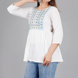 Top de algodón con estilo para mujer, decoración de encaje bordado, cómodo ajuste holgado, estilo informal de oficina, estampado de primavera - Product Image 5