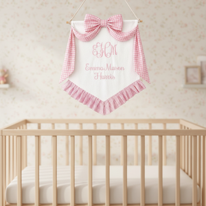 Bandera de Lujo de Lona Rosa a Cuadros con Nombre Bordado y Gran Lazo para Cuna de Hospital, Decoración Familiar para Bebé - Product Image 4