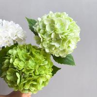 Vente en gros de fleurs artificielles réalistes en latex de haute qualité, couleur vert et blanc, pour la décoration de mariage, de la maison et de la table