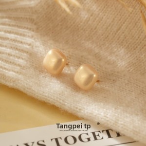 Boucles <span class=keywords><strong>d</strong></span>'oreilles en alliage imitation <span class=keywords><strong>perle</strong></span> Tang Pei TP pour femme, nouvelle collection printemps 2025, clous <span class=keywords><strong>d</strong></span>'oreilles uniques et exquis, couleur or champagne - Product Image 5