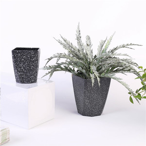 Yicai סיטונאי Tetragonal גיאומטריה צבע שולחן זול קטן פלסטיק עציץ - Product Image 5