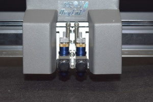 ANYCUT-F3550 Macchina <span class=keywords><strong>da</strong></span> Taglio a Doppia Testa ad Alta Velocità con WIFI, CNC e Touch Screen per Adesivi e Imballaggi, Plotter <span class=keywords><strong>da</strong></span> Taglio Flatbed F3550 - Product Image 3