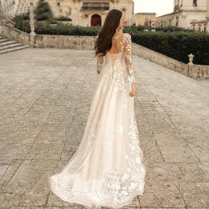 Nouvelle robe de bal en dentelle robe de mariée coupe ajustée col en V profond train léger grand dos nu couvre-bras tempérament pour mariée de <span class=keywords><strong>grande</strong></span> <span class=keywords><strong>taille</strong></span> - Product Image 5