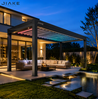 Pergola intelligente en aluminium haut de gamme avec double moteur, LED RGB et capteur de pluie pour cour de villa de luxe