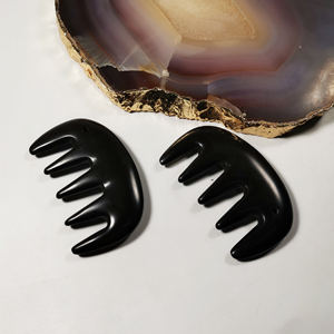 Outil de massage en cristal personnalisé DIY pour la croissance des cheveux, soulagement des maux de tête, peigne en <span class=keywords><strong>pierre</strong></span> de Bian naturelle, Gua Sha en jade, artisanat en cristal - Product Image 1