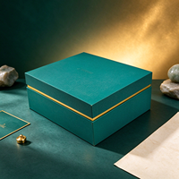 Coffret Cadeau Premium Vert Doré, Boîte Rigide de Luxe avec Illustration Paysagère en Feuille d'Or, Ensemble de Deux Boîtes Intérieures pour Cadeaux de Fête