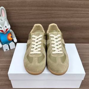 Chaussures de sport décontractées de luxe à lacets pour homme - Vertes, à semelle plate, antidérapantes, pour le football - Product Image 2