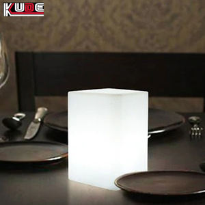 Lampe <span class=keywords><strong>de</strong></span> <span class=keywords><strong>table</strong></span> <span class=keywords><strong>de</strong></span> <span class=keywords><strong>chevet</strong></span> moderne <span class=keywords><strong>de</strong></span> style européen <span class=keywords><strong>de</strong></span> luxe rechargeable par USB - Product Image 2