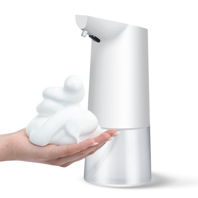 2020 High Quality Automatic Foam Soap Hand Sanitizer Dispenser for Hotel Use Refillable Bottle Battery Powered Modern Design