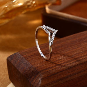 Anillo <span class=keywords><strong>de</strong></span> Corona <span class=keywords><strong>de</strong></span> Princesa Elegante y Brillante con Circonita, Apilable, Eternidad, Minimalista para Mujer, Anillos <span class=keywords><strong>de</strong></span> <span class=keywords><strong>Matrimonio</strong></span> <span class=keywords><strong>de</strong></span> Plata S925 para Damas - Product Image 5