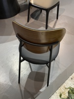 Ensemble de mobilier de restaurant style rétro pour café fast-food : banquette, canapé, table et chaises en bois et cuir