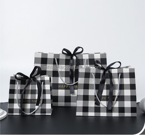 Grands sacs à provisions en <span class=keywords><strong>carton</strong></span> avec Logo personnalisé, petits bijoux, sac cadeau en papier noir mat avec poignée - Product Image 5