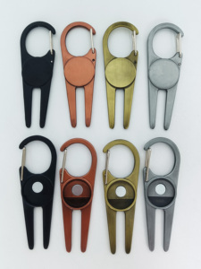 Outil de réparation de divots de <span class=keywords><strong>golf</strong></span> classique personnalisé en alliage de zinc bronze antique, fourche à divots avec clip ceinture et marqueur de balle magnétique - Product Image 3