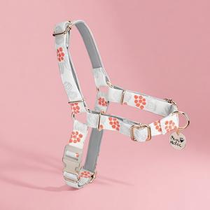 Harnais de luxe moderne et respirant en coton premium, taille M, anti-traction, accessoire élégant pour animaux de compagnie, design personnalisé pour chiens de taille moyenne - Product Image 1