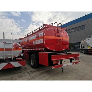 Camión Cisterna de Combustible de Uso Pesado para Construcción y Suministro Urbano de Combustible, Dirección Personalizada, Hecho en China, Certificado ISO y CCC - Product Image 2