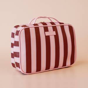 Estuche Organizador de Viaje Impermeable de Cuero PU a Rayas, Directo de Fábrica OEM, Bolsa de Maquillaje y Cosméticos para Mujer - Product Image 1