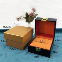 Boîte à bijoux en papier PU brillant avec logo personnalisé, vente en gros d'usine, pour ranger bagues, colliers, bracelets, emballage cadeau