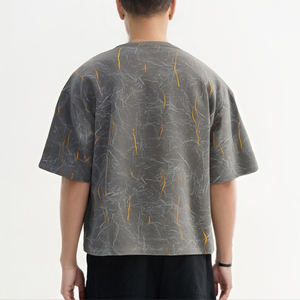 เสื้อยืดผู้ชายผ้าฝ้ายโพลีเอสเตอร์คอกลมทรงครอปพิมพ์ลายสายฟ้า - Product Image 3