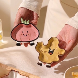 Petites coupelles en céramique pour condiments, motif légumes de dessin animé, pour sauce soja, idéales pour les soirées fondue chinoise - Product Image 1
