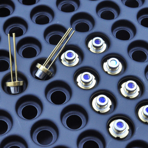 Mô-đun Diode Laser 450nm 1.5W 1,2A đến-56 thông qua gói lỗ RoHS tuân thủ để tích hợp thiết bị - Product Image 3