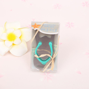 Venta al por mayor de China, abrelatas de tapa de botella con forma de chanclas divertidas, abridores de recuerdo divertidos - Product Image 1