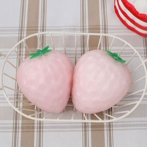 ลูกบอลบีบ TPR คุณภาพสูง ดีไซน์ใหม่ ลายสตรอว์เบอร์รีในแสงแดด ของเล่นนุ่มๆ บรรเทาความเครียดสำหรับเด็ก วัสดุยางเปลี่ยนสีได้ - Product Image 4