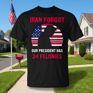 Camiseta con la frase: Corrí y olvidé que nuestro presidente tiene 34 delitos - Product Image 3